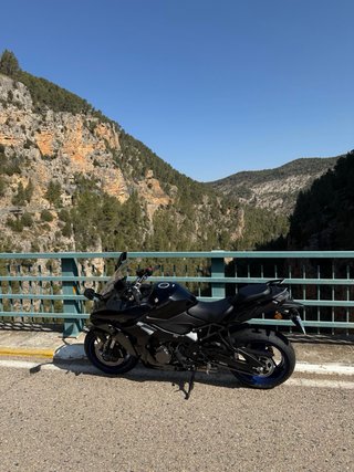 Suzuki GSX S1000GT Negra