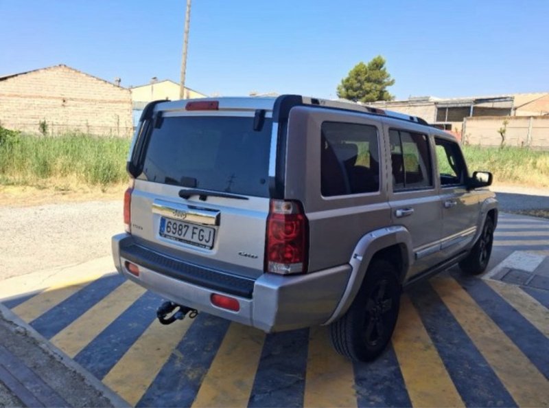 Jeep Commander - foto 1