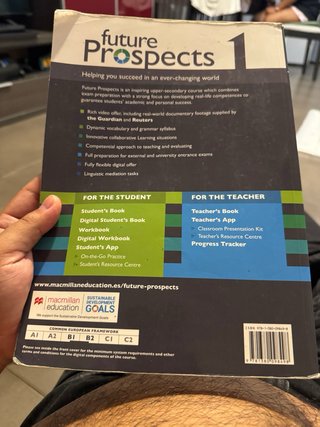 FUTURE PROSPECTS 1 Student's book: libro de tex...