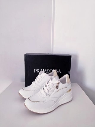 ZAPATILLAS CON PLATAFORMA "PRIMADONNA COLLECTION"