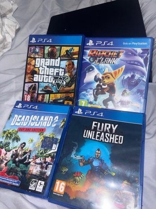 PS4 (PlayStation 4) + 4 Juegos