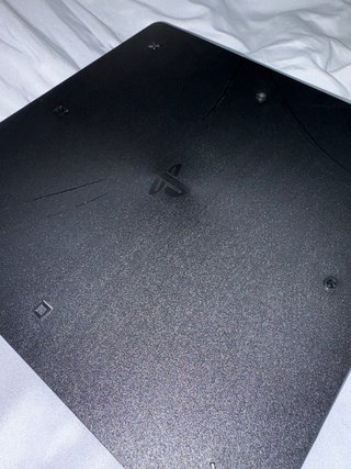 PS4 (PlayStation 4) + 4 Juegos