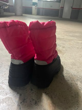 Botas de agua infantiles rosas y negras