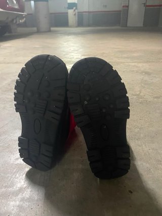 Botas de agua infantiles rosas y negras