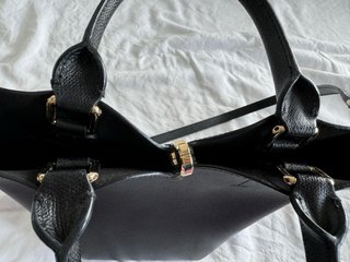 Bolso Furla de piel negro · tipo saco · asas de ma