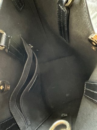 Bolso Furla de piel negro · tipo saco · asas de ma