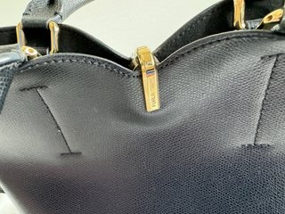 Bolso Furla de piel negro · tipo saco · asas de ma