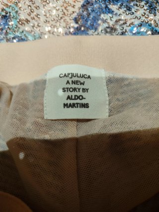 Pantalón estampado lentejuelas de boutique Novo