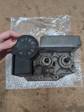 Módulo ABS BMW R850R (a reparar)