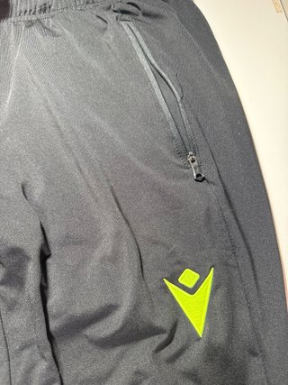 Pantalón Chándal Árbitro Macron Negro