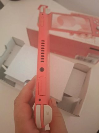 Nintendo Switch Lite Coral