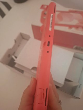 Nintendo Switch Lite Coral