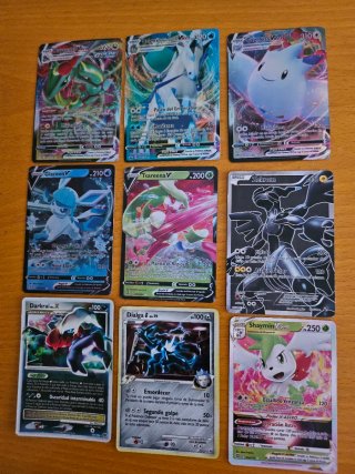 Lote 9 cartas Pokémon V, VMAX, V-ASTRO