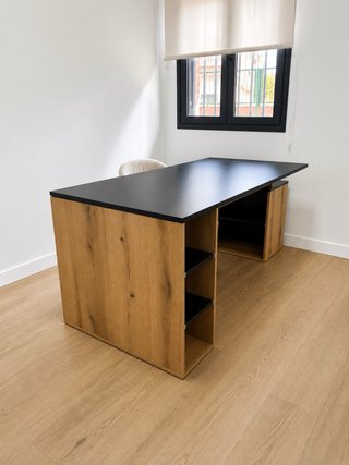 Mesa de escritorio madera rústica y negro