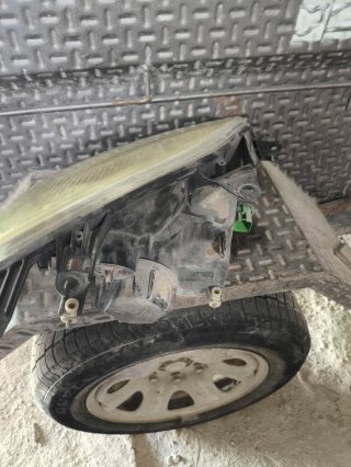 Faros Ford Fiesta
