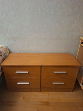 2 cómodas de madera con 2 cajones