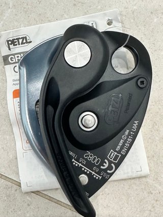 Asegurador escalada PETZL GRIGRI