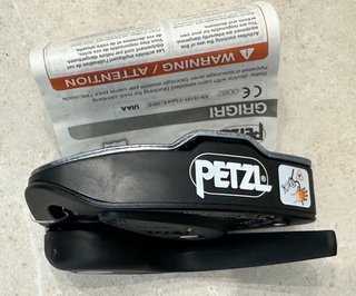 Asegurador escalada PETZL GRIGRI