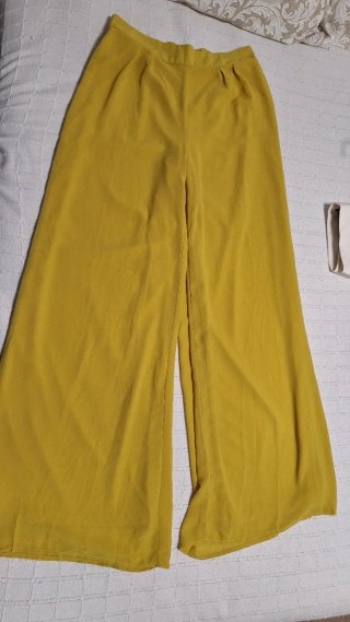 Pantalón ancho amarillo