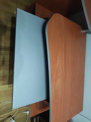 Mesa de ordenador de madera