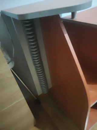Mesa de ordenador de madera