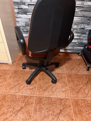 Silla de oficina giratoria naranja