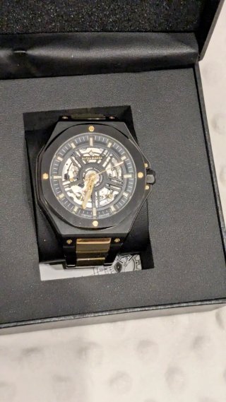 Reloj Esqueleto Negro y Dorado