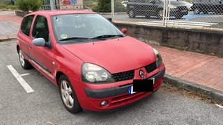 Renault Clio del 2003. Ha salido muy bueno.