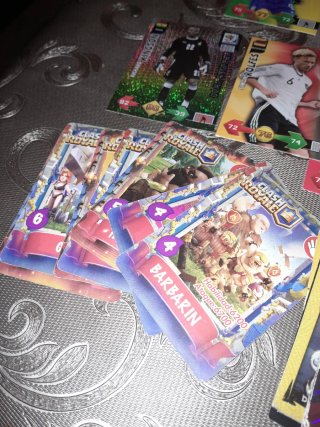 Lote cromos de fútbol superhéroes y otros