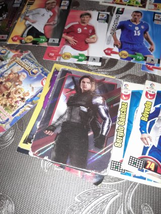 Lote cromos de fútbol superhéroes y otros