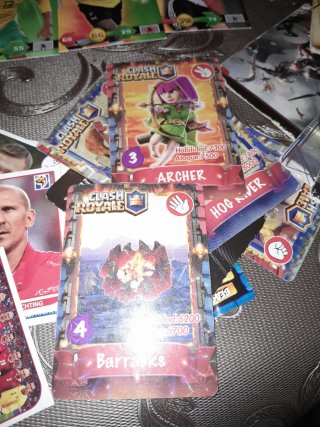Lote cromos de fútbol superhéroes y otros