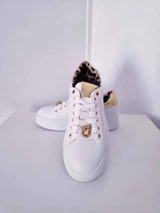 ZAPATILLAS BLANCAS "PRIMADONNA COLLECTION"