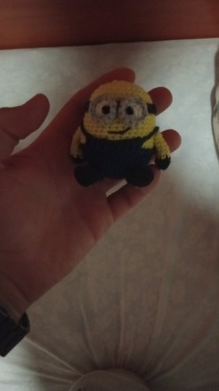 Minion Amigurumi Tejido a Mano