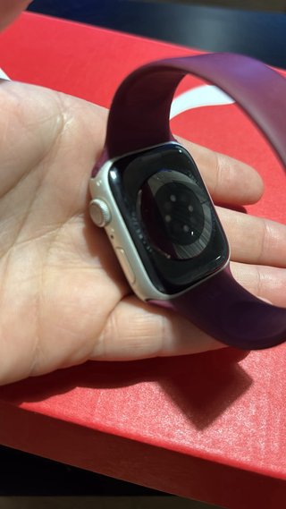 Apple Watch Series 7, con correas