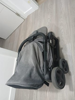 Cochecito Maxi-Cosi gris