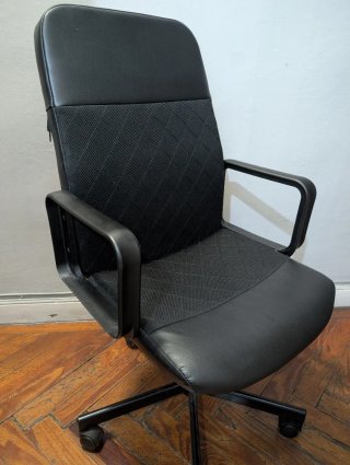 Silla de escritorio negra