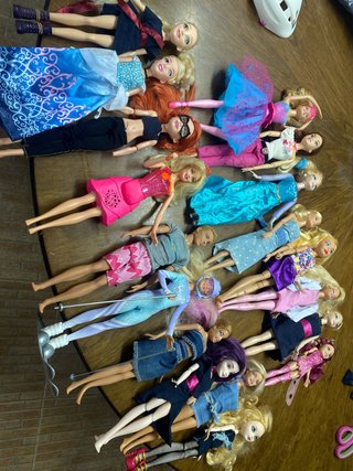 Lote de Barbies, cada una a 7€