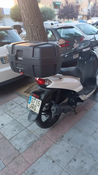 Scooter Negro y Blanco