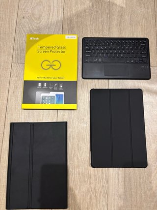 2 fundas, un teclado y cristal templado tab s10+