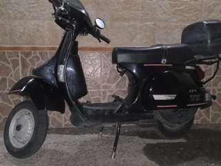 Vespa TX 200 Negra