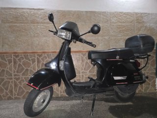 Vespa TX 200 Negra