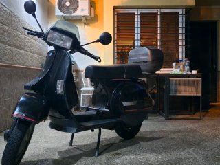 Vespa TX 200 Negra