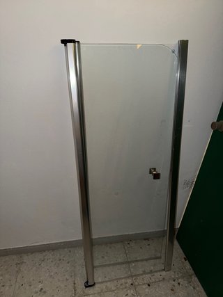 Mampara de bañera de cristal y metal