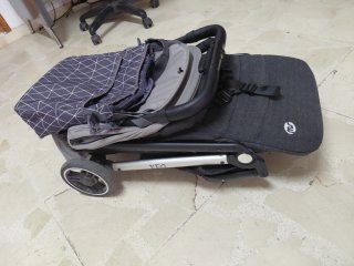 Silla de paseo plegable gris