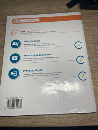 Comunicación Empresarial y Atención al Cliente ...