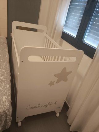 Cuna blanca con colchón