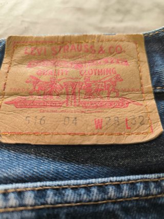 Vaqueros Levi's 516 Azules. Talla W28