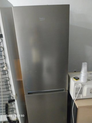 Frigorífico Beko plateado