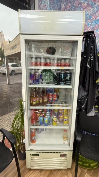 Nevera expositora para negocio En muy buen estado