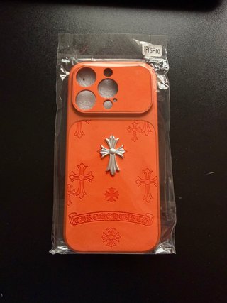 Funda iPhone 16 Pro Naranja Chrome Hearts